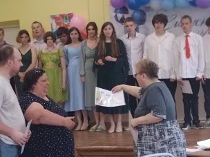 «ПОЗАДИ ШКОЛЬНЫЕ ГОДЫ, ВПЕРЕДИ ЦЕЛАЯ ЖИЗНЬ»