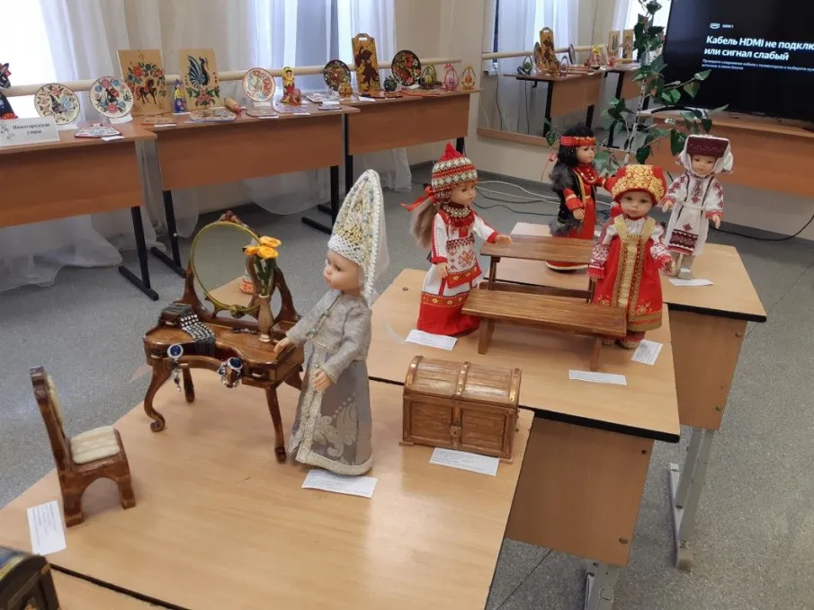 Районная выставка декоративно-прикладного творчества «Творчество юных любимому городу»