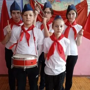 «Взвейтесь кострами синие ночи»