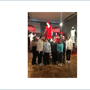 Выставка «Гений в юбке и её эпоха»